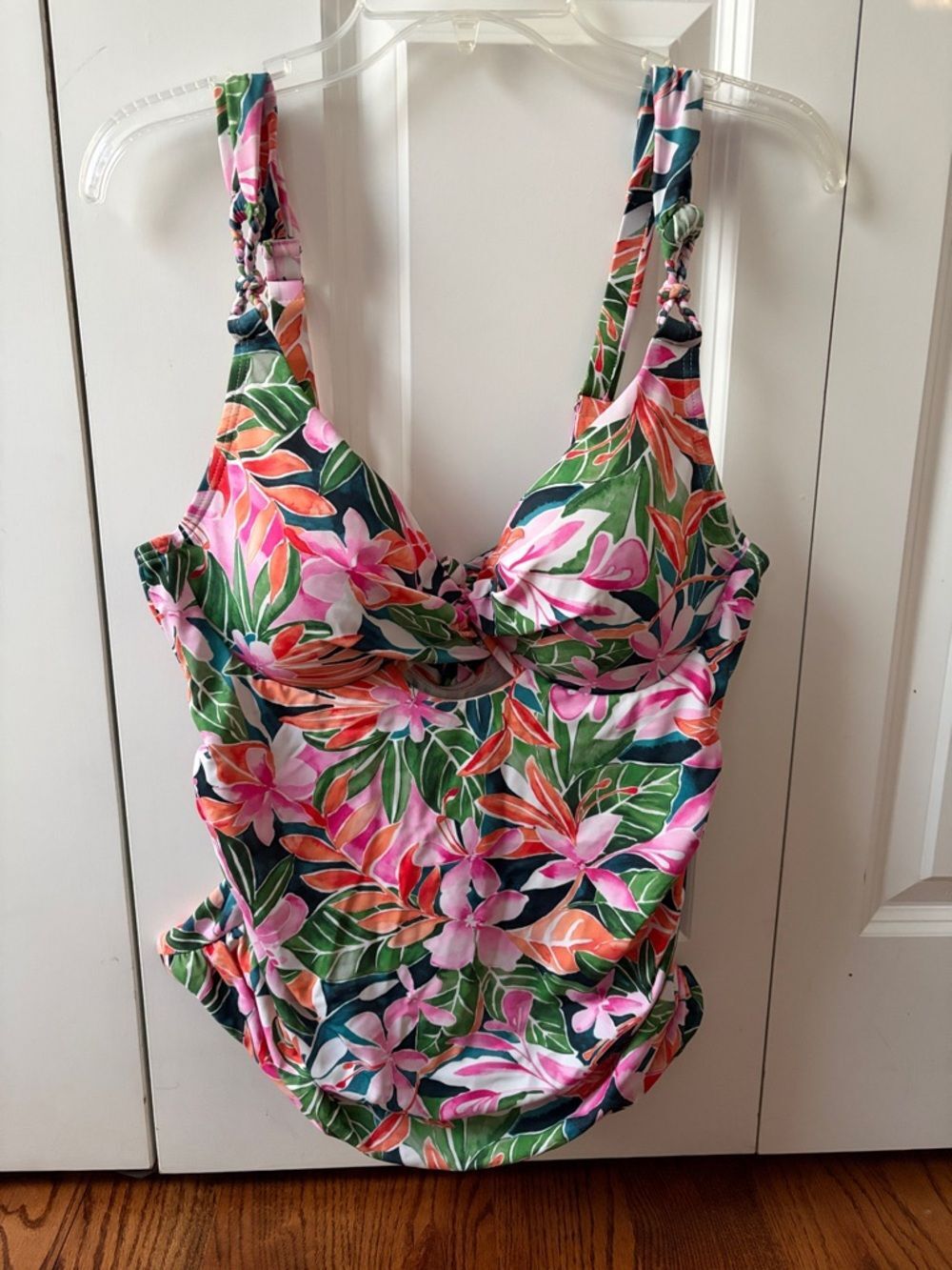 Swimsuits For All Tropical Floral Tankini Top Women's Size 10 Underwire